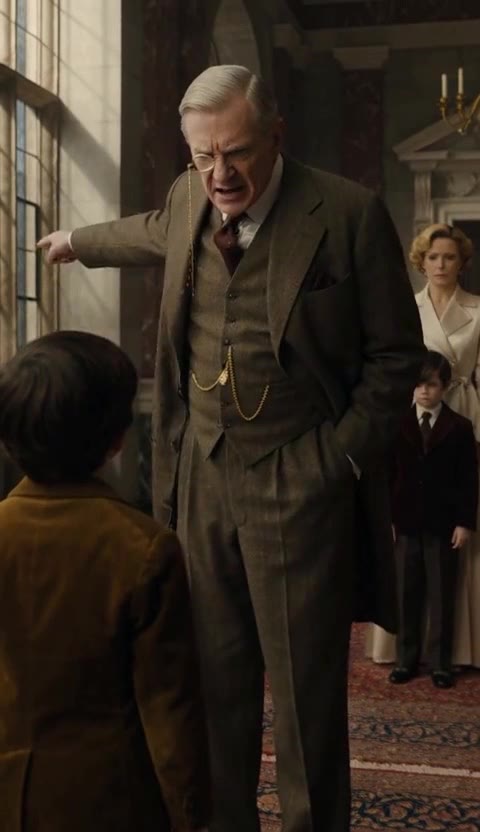 The Orphan's Half-Medallion at the Gala Made a Billionaire Drop to His Knees