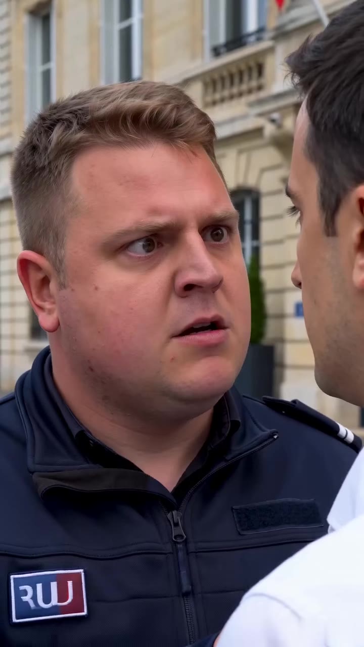 Ce policier corrompu a voulu m'humilier, mais il ignorait qui j'étais réellement