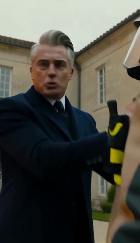 Billionaire Politician's Mansion Burns As Firefighter Saves His Daughter From The Flames!