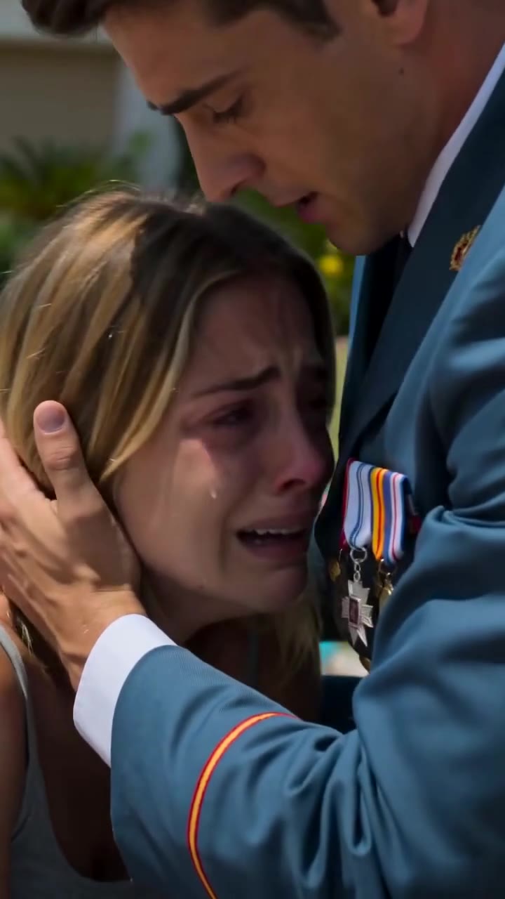 El regreso de mi prometido militar me salvó del infierno de mi cuidadora