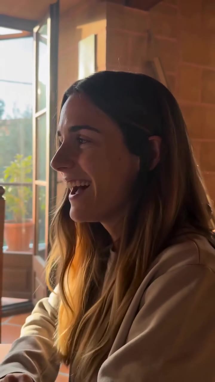 Mi prometida humilló a mi abuela sin saber que la casa le pertenecía a ella