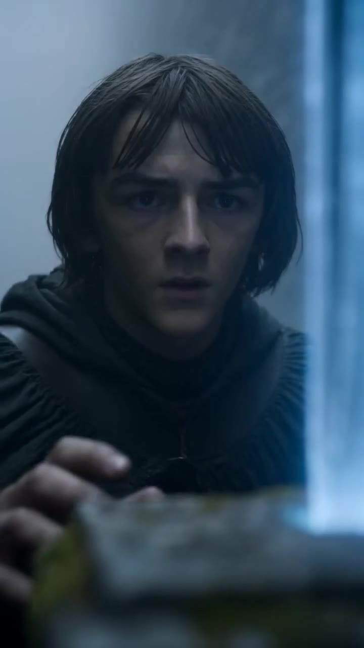 The Ragged Outcast Claimed the Legendary Sword That the Greatest Knight Failed to Budge