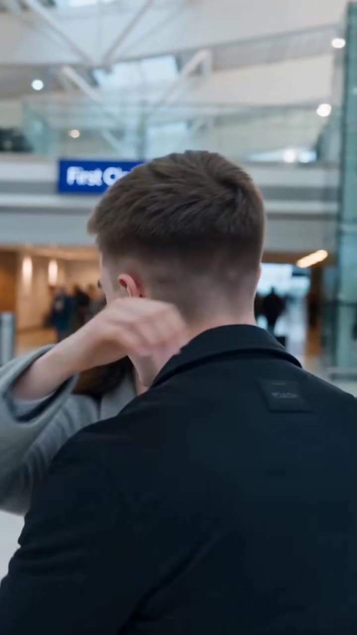 She Blocked a Casual Man From the Lounge, but Her Manager Froze in Terror