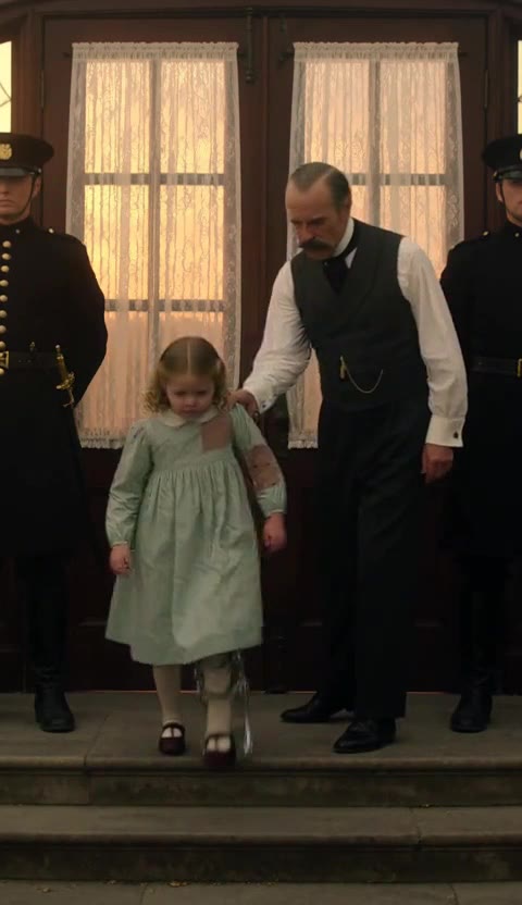 She Wore a Steel Leg Brace, but the Billionaire Saw the Birthmark and Froze—She Was His