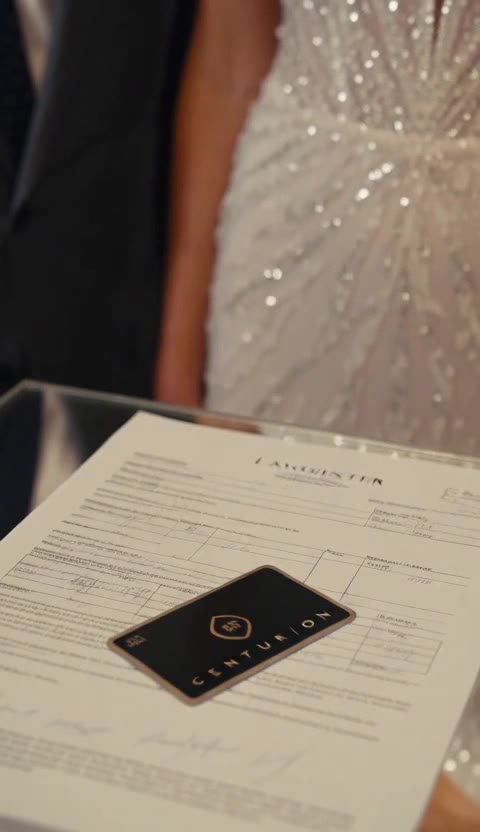 The Snobbish Salesman Mocked the Stonemason — Then His Black Card Revealed the Truth