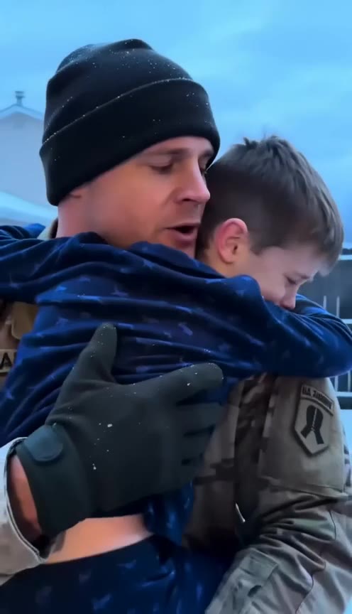 A Soldier Returns From Deployment and Finds His Son Frozen in the Backyard