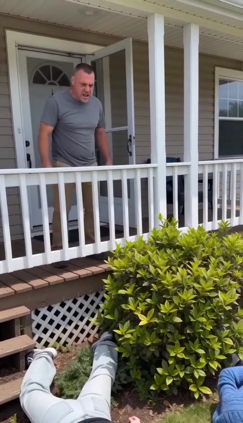 A Son Defends His Elderly Mother from His Daughter, Uncovering a Heartbreaking Secret