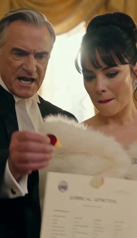 The Moment a Judge Opened the Music Box, His Fiancée's Smile Vanished — He Saw the Truth