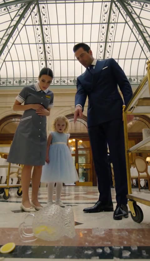 The Moment He Told Her to Kneel, She Didn't Know the Hotel Was Already Hers