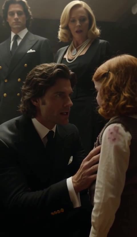 The Secret Locket Opened — My Billionaire Father Knew I Was His All Along