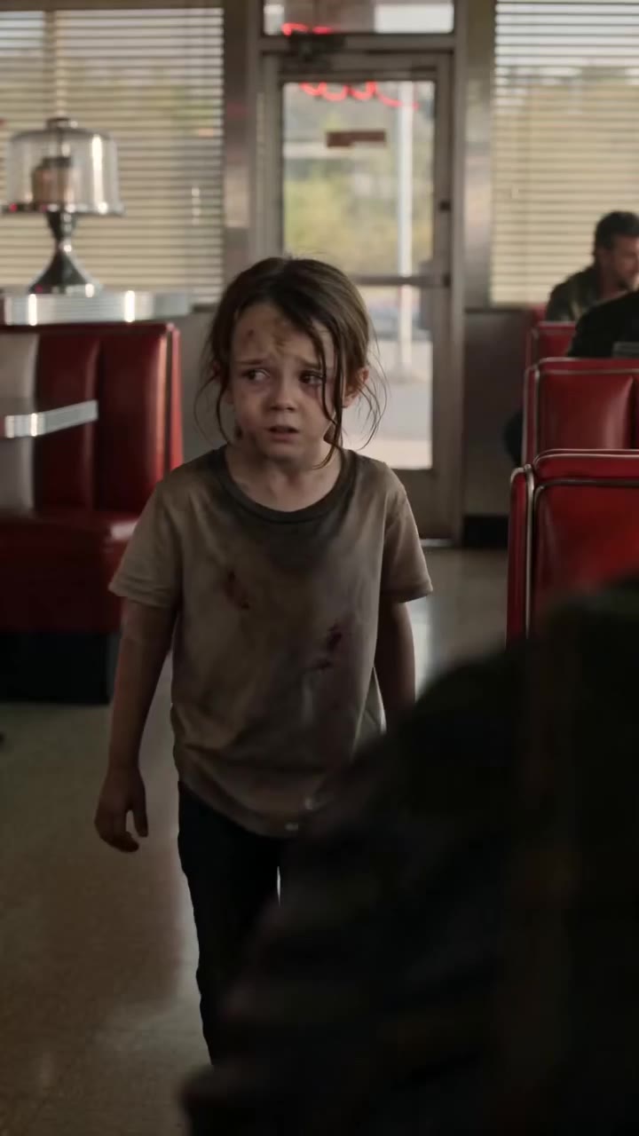 A Tough Biker Risks Everything to Protect a Terrified Girl in a Diner