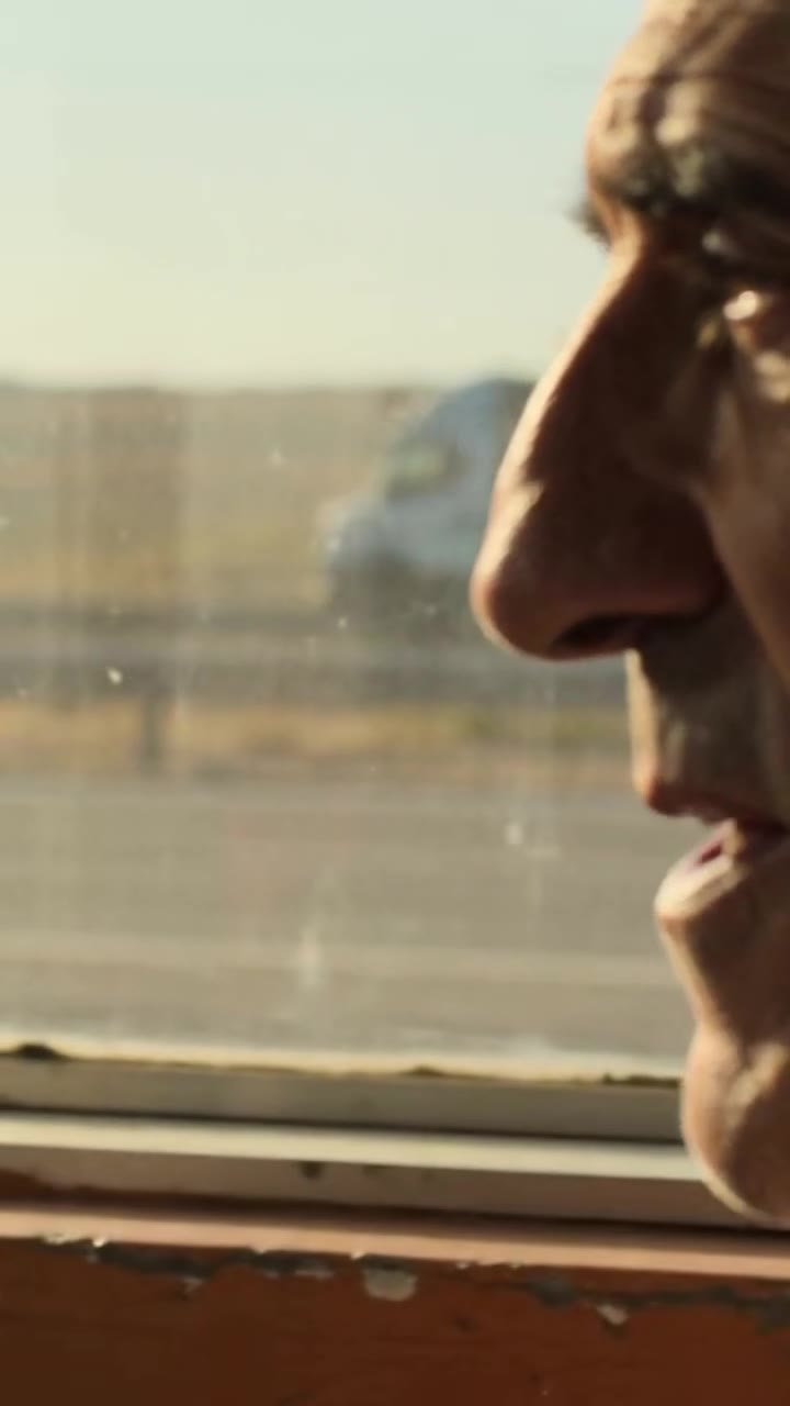 Un motero humilló a un anciano sin saber quién era realmente su familia
