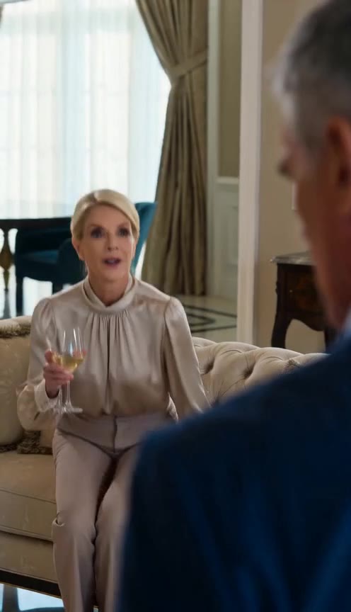 A Wealthy Businessman Finds His Estranged Daughter Scrubbing His Mansion Floors